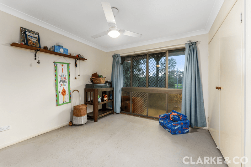 1 Littles Road, GLASS HOUSE MOUNTAINS, QLD 4518
