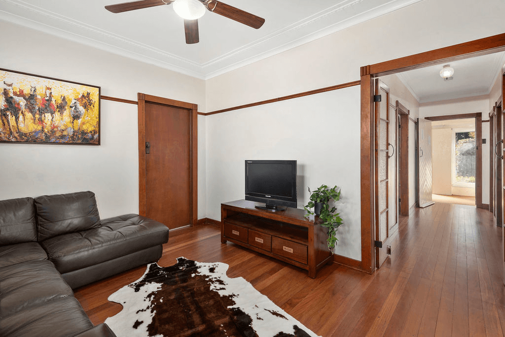 417 Tor Street, NEWTOWN, QLD 4350