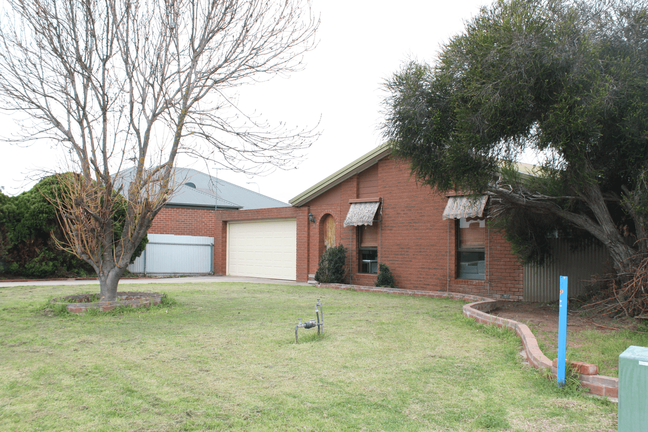 48 Hermitage Drive, COROWA, NSW 2646