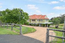 2 Valley View Drive, MERINGANDAN WEST, QLD 4352