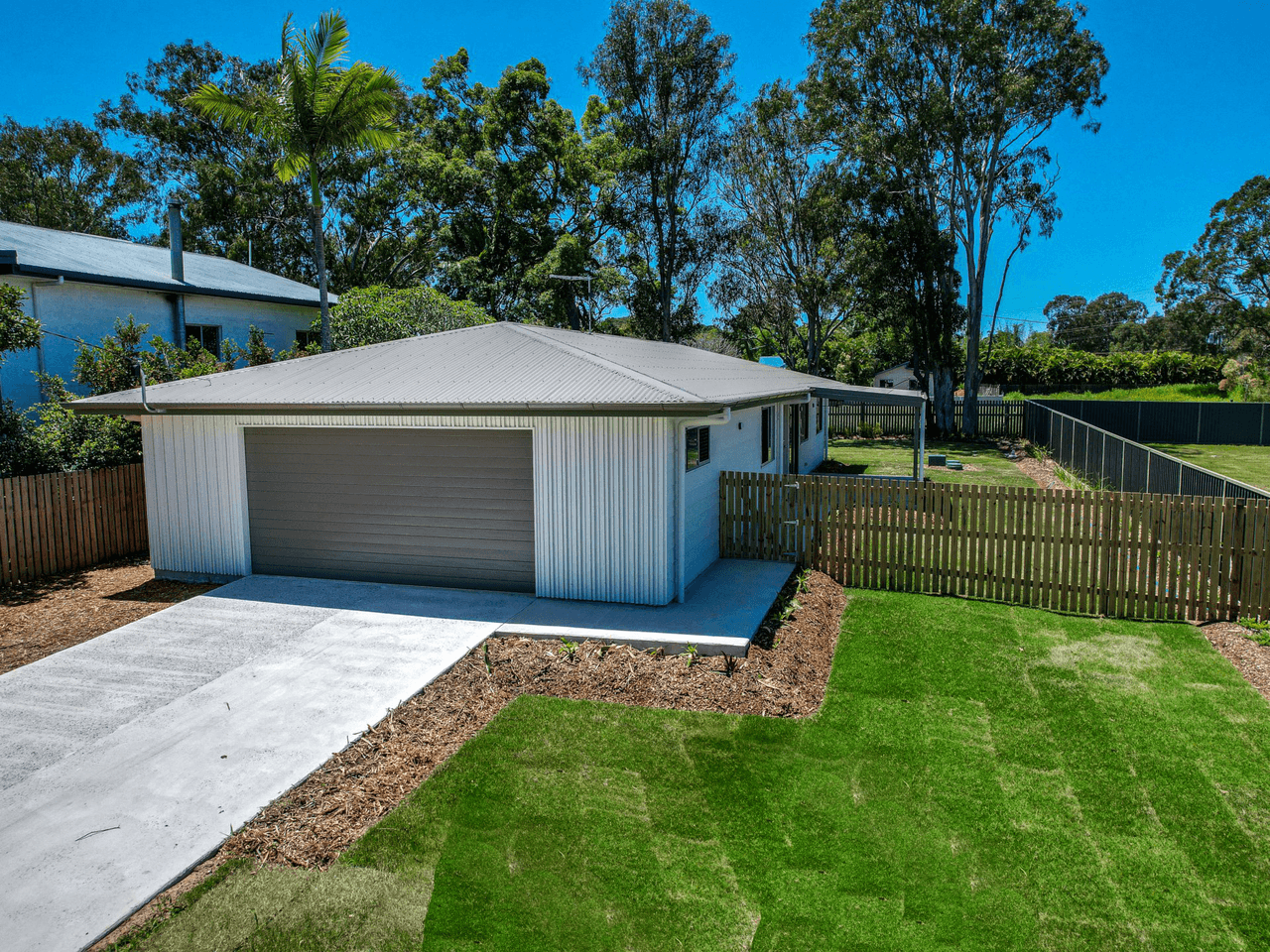 11 Kamar Street, RUSSELL ISLAND, QLD 4184