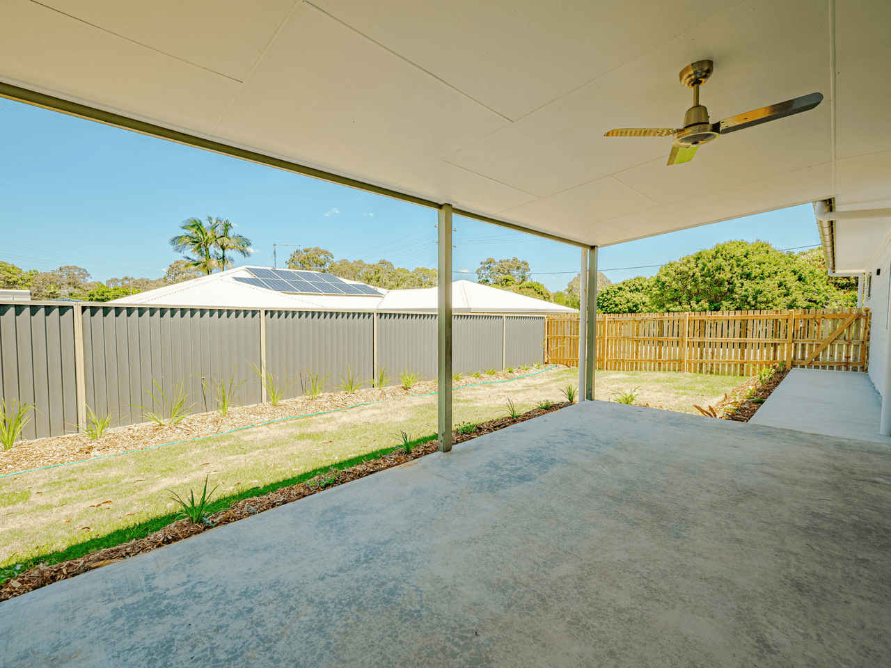 11 Kamar Street, RUSSELL ISLAND, QLD 4184