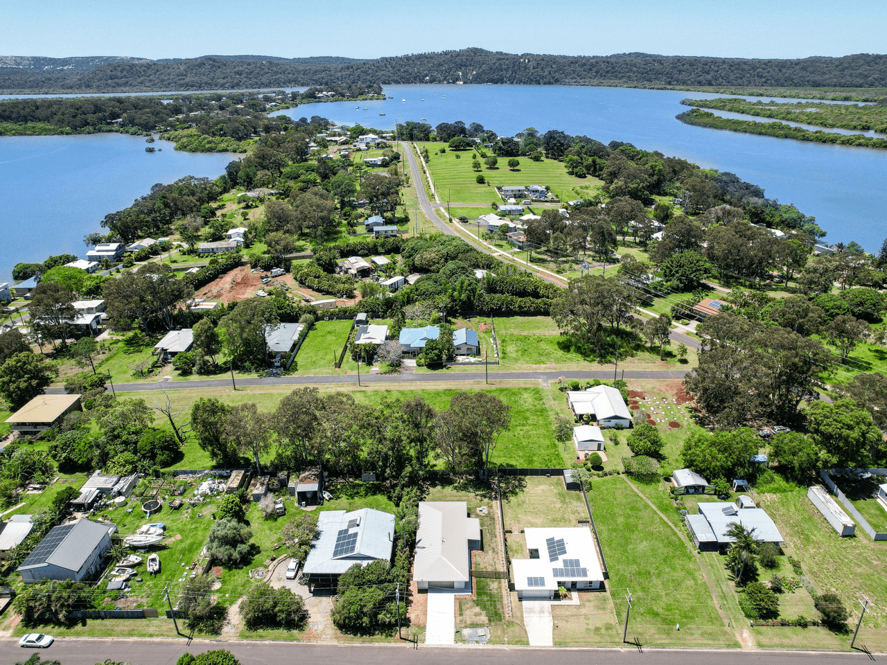 11 Kamar Street, RUSSELL ISLAND, QLD 4184