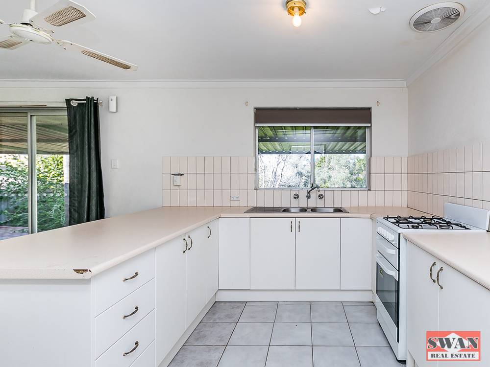 32 Abingdon Rd, Swan View, WA 6056