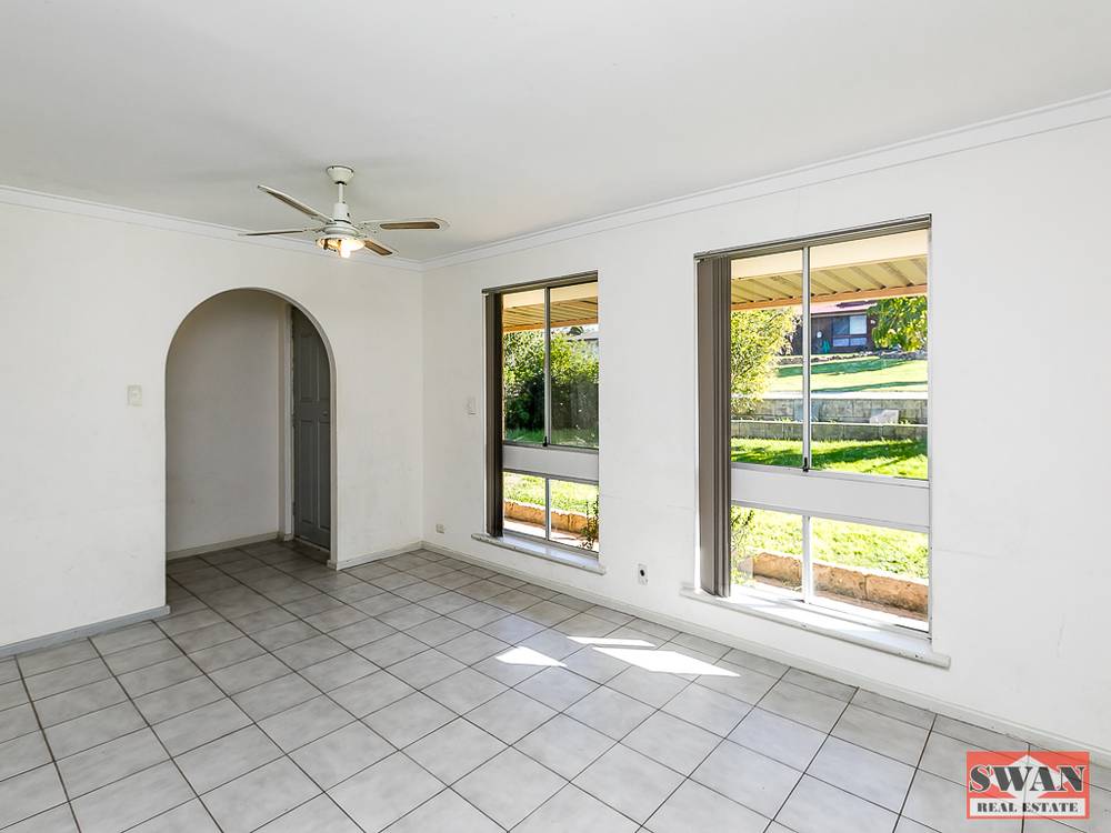 32 Abingdon Rd, Swan View, WA 6056