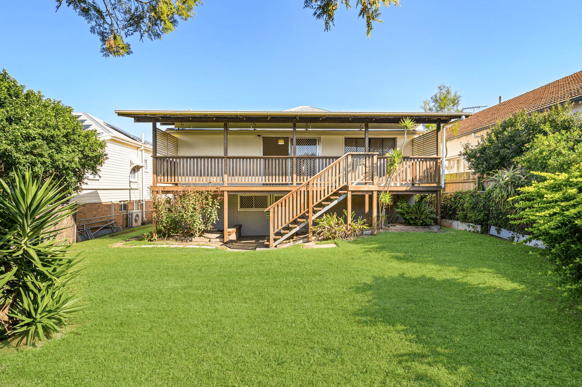 14 Young Street, ANNERLEY, QLD 4103