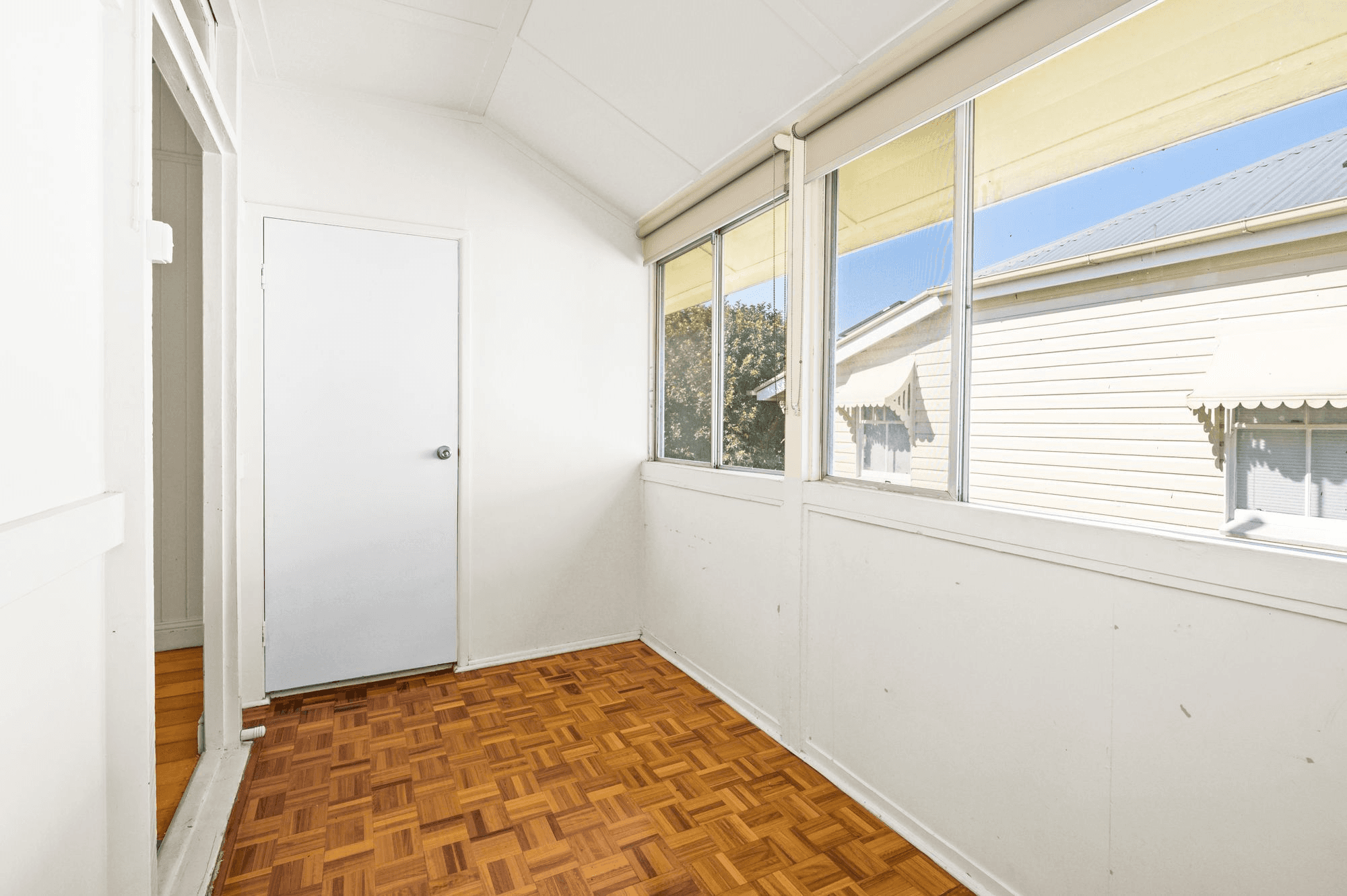 14 Young Street, ANNERLEY, QLD 4103