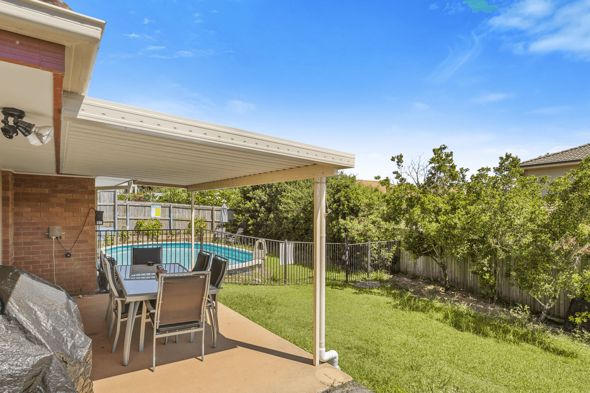 25 Charlton Place, Regents Park, QLD 4118