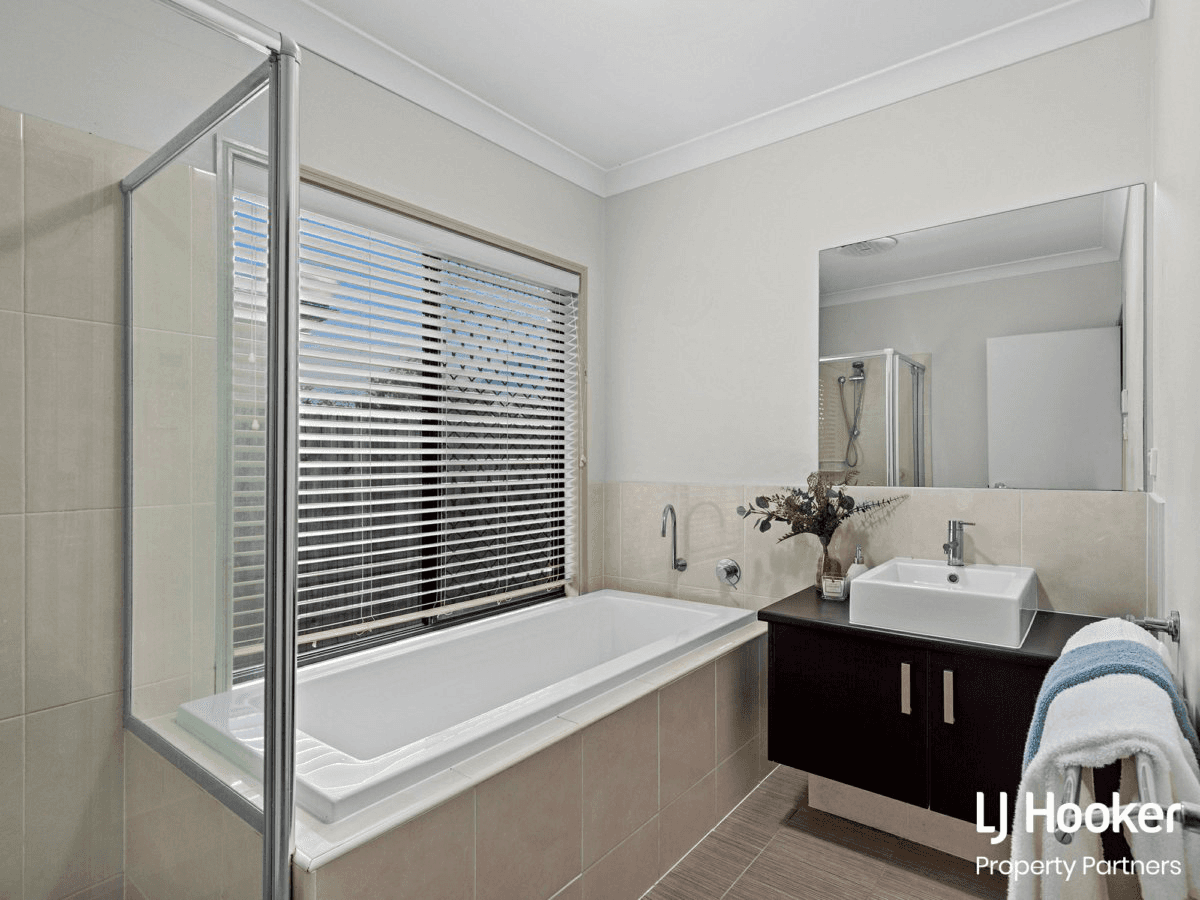 379 Benhiam Street, CALAMVALE, QLD 4116