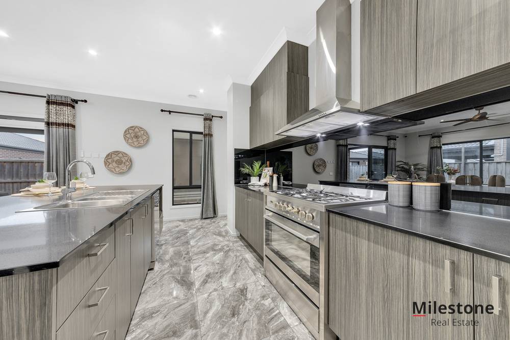 54 Scotland Circuit, CRANBOURNE WEST, VIC 3977