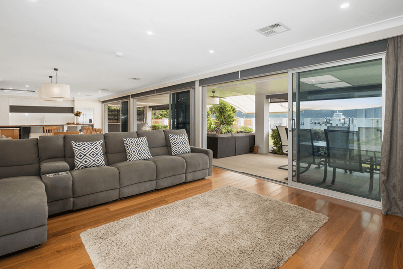 251 Avoca Drive, GREEN POINT, NSW 2251