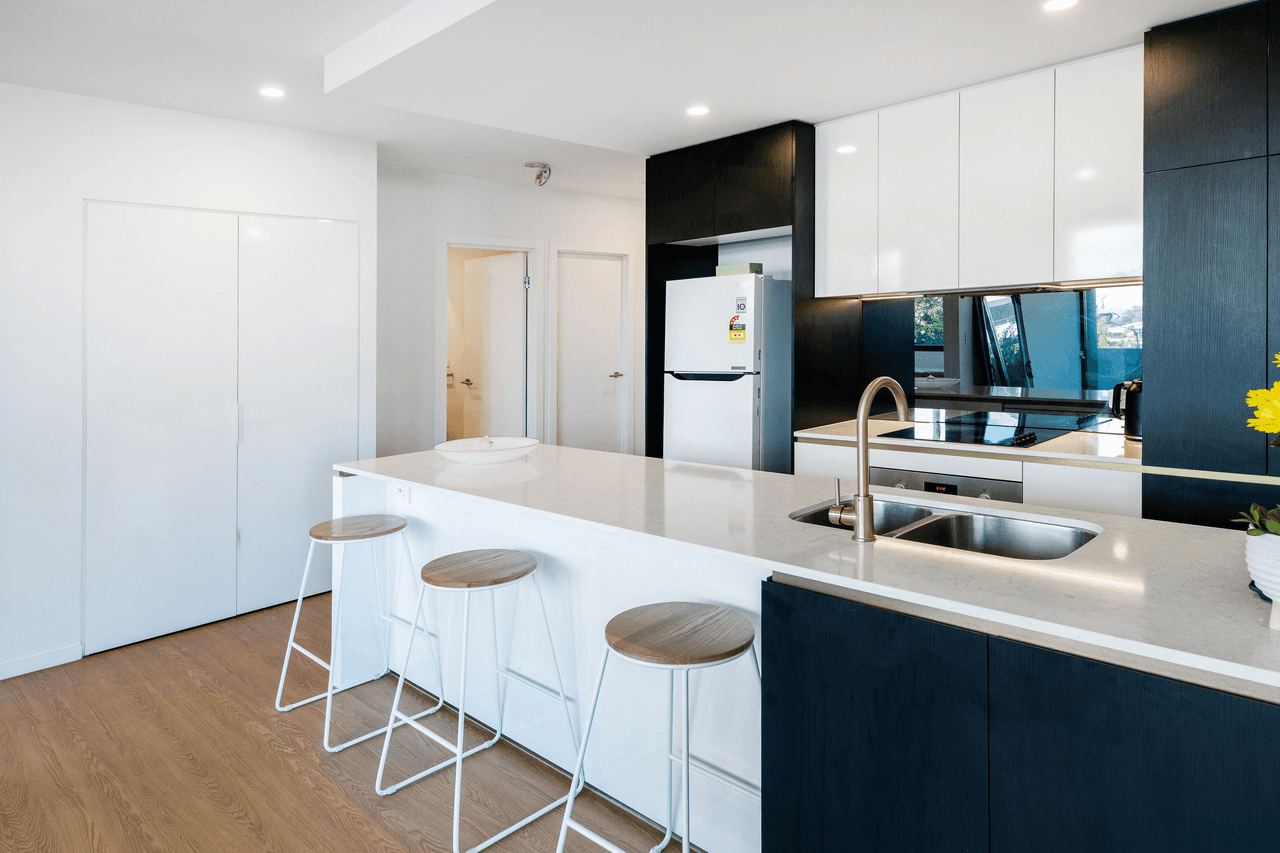 206/5-7 Peninsular Drive, SURFERS PARADISE, QLD 4217