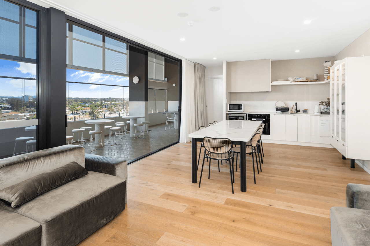 206/5-7 Peninsular Drive, SURFERS PARADISE, QLD 4217
