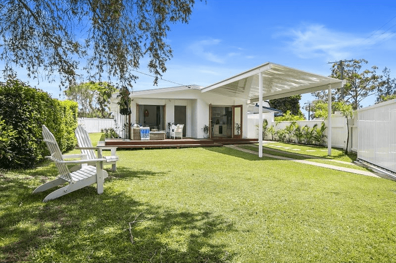15 Cairns Avenue, Palm Beach, QLD 4221