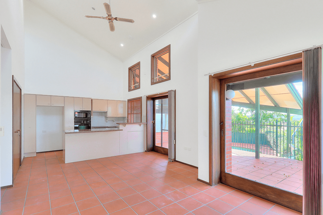 24 Saint Clair Crescent, WISHART, QLD 4122