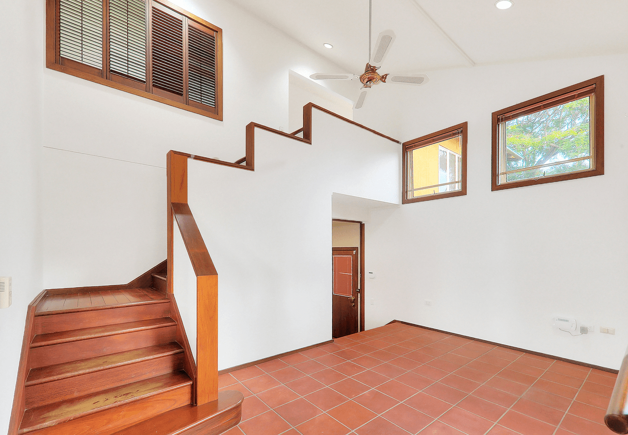 24 Saint Clair Crescent, WISHART, QLD 4122