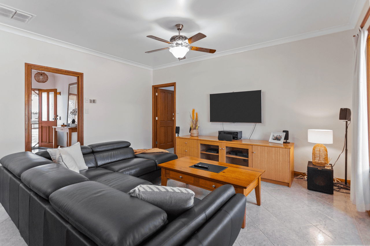 9 Burnett Drive, ONE TREE HILL, SA 5114