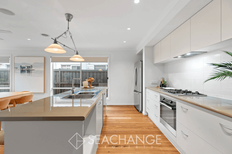 62 Oceanic Drive, SAFETY BEACH, VIC 3936