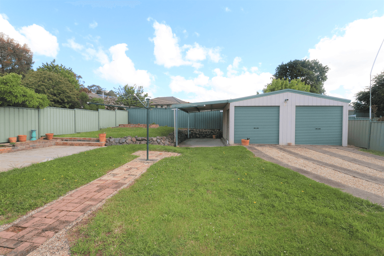 15 Robinson Avenue, GLEN INNES, NSW 2370