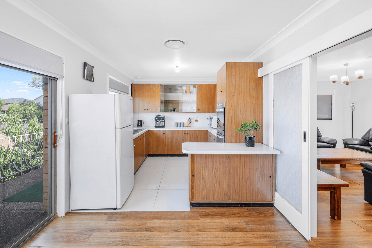 31 Queensbury Road, PADSTOW HEIGHTS, NSW 2211