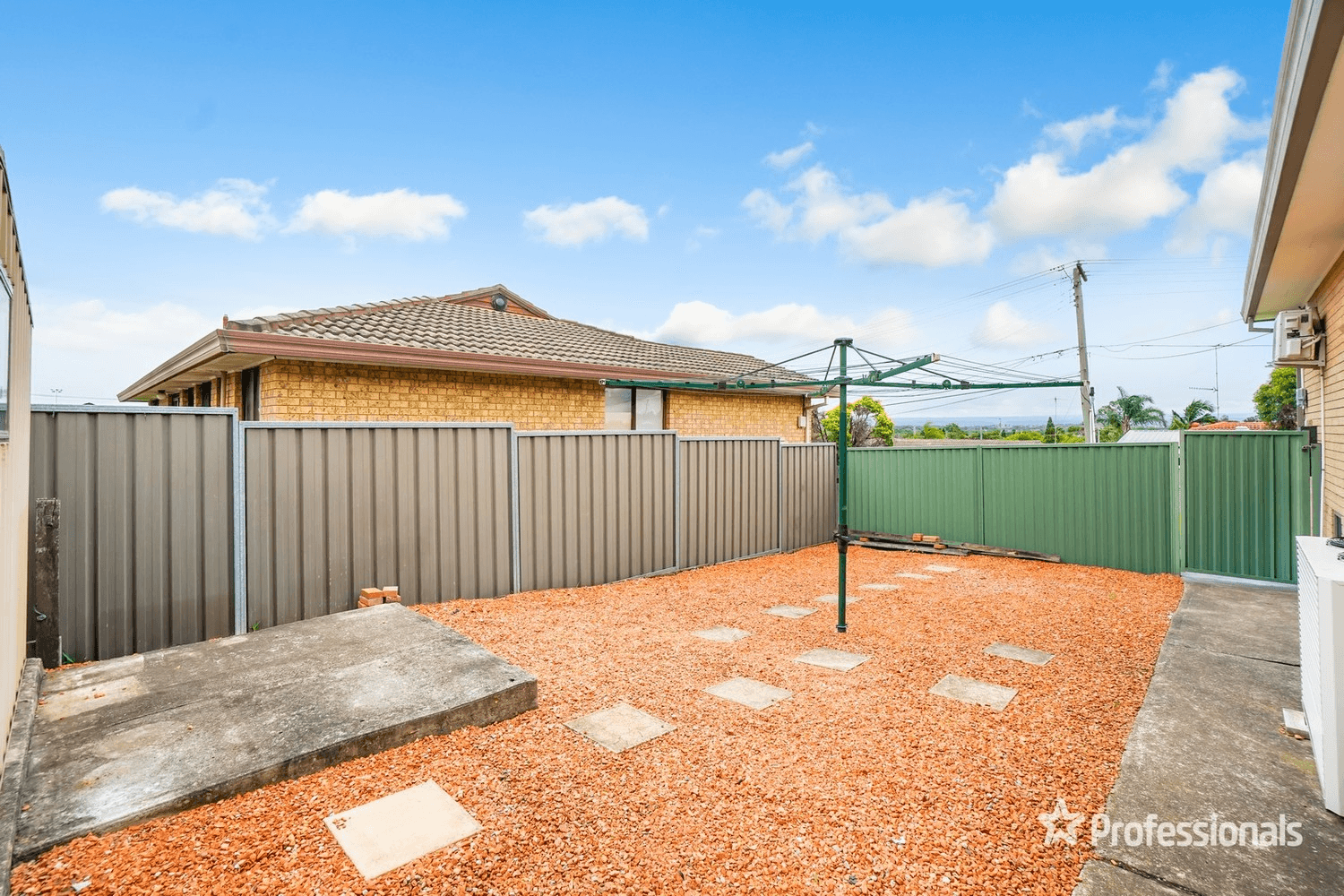 16 Neville Street, Colyton, NSW 2760