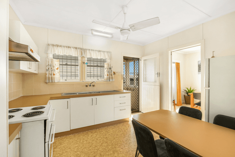 110 Brodie Street, HOLLAND PARK WEST, QLD 4121