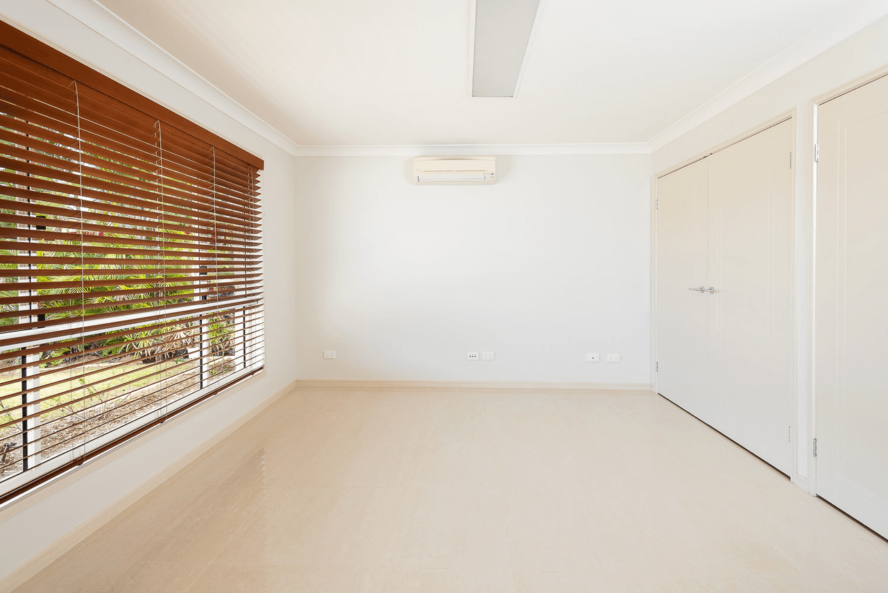 8 Applegum Place, MOLENDINAR, QLD 4214