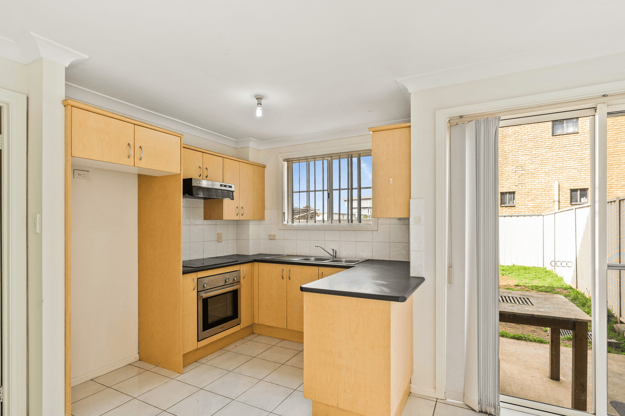 8/28 Warialda Way, HINCHINBROOK, NSW 2168