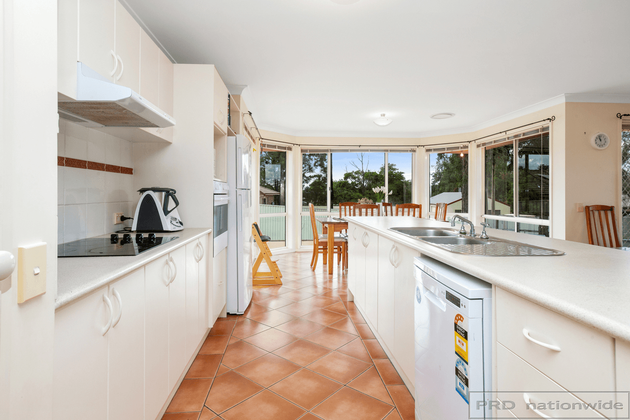 13 Currawong Close, WESTON, NSW 2326