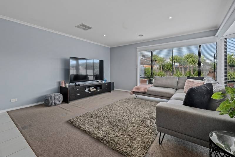 4 Wetherby Place, Melton West, VIC 3337