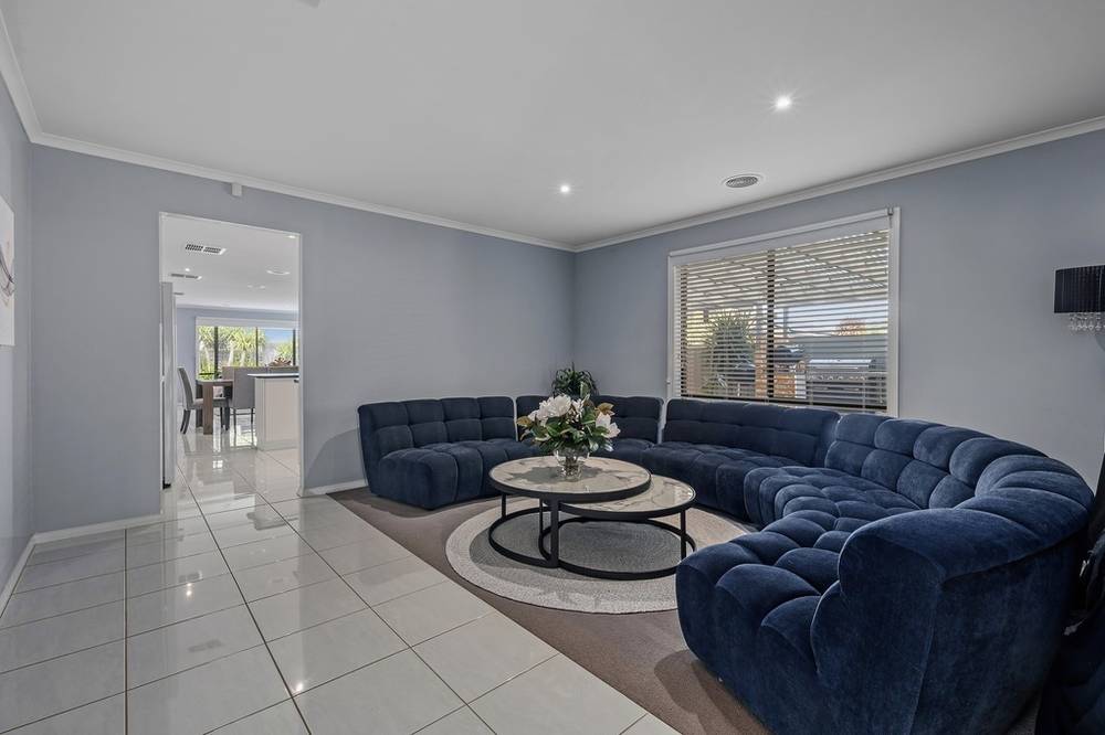 4 Wetherby Place, Melton West, VIC 3337