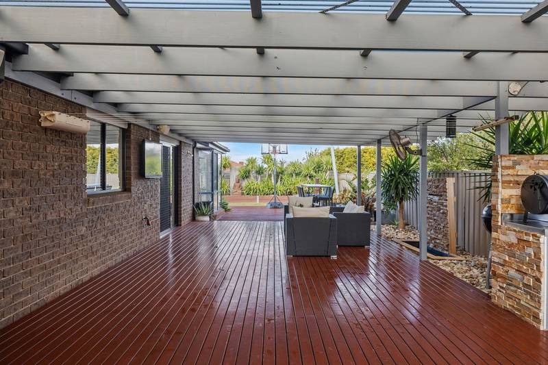 4 Wetherby Place, Melton West, VIC 3337