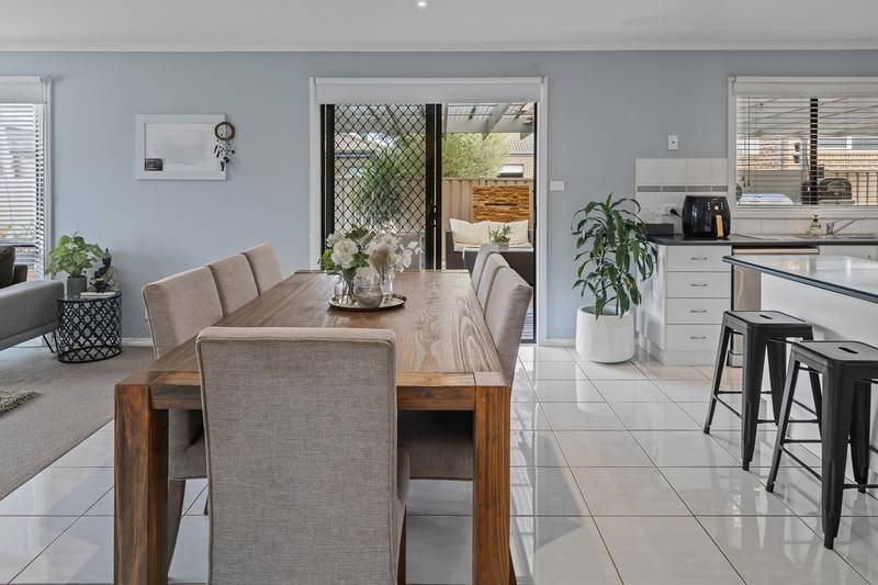 4 Wetherby Place, Melton West, VIC 3337