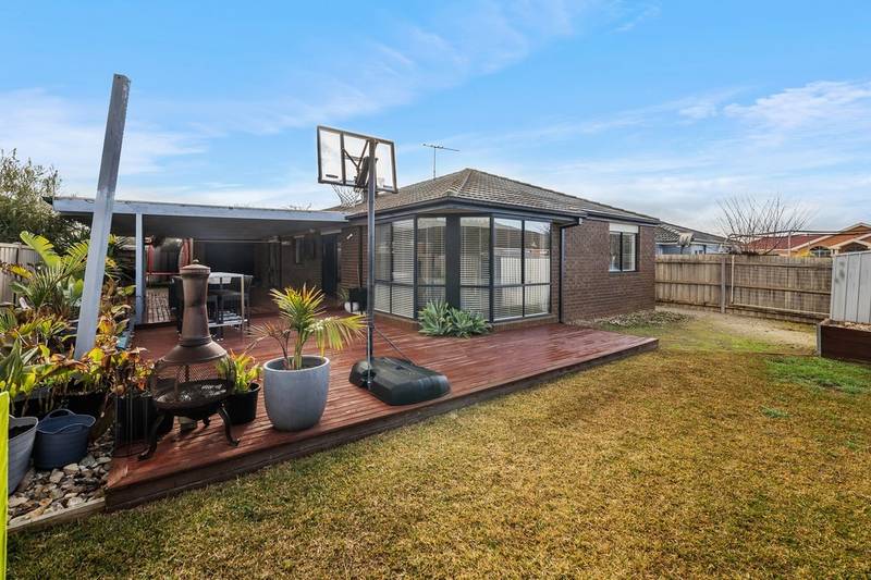 4 Wetherby Place, Melton West, VIC 3337