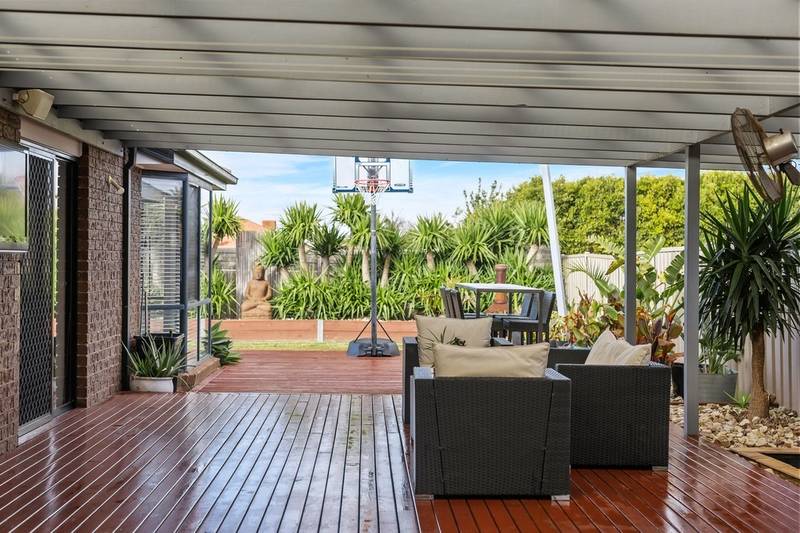 4 Wetherby Place, Melton West, VIC 3337