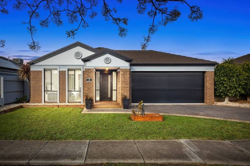 4 Wetherby Place, Melton West, VIC 3337