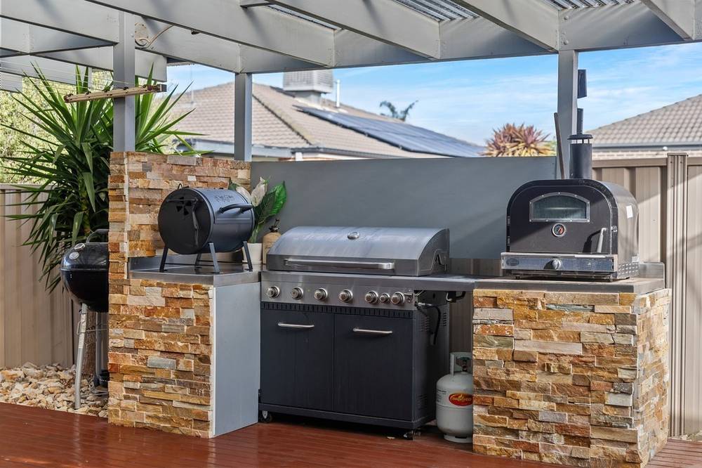 4 Wetherby Place, Melton West, VIC 3337