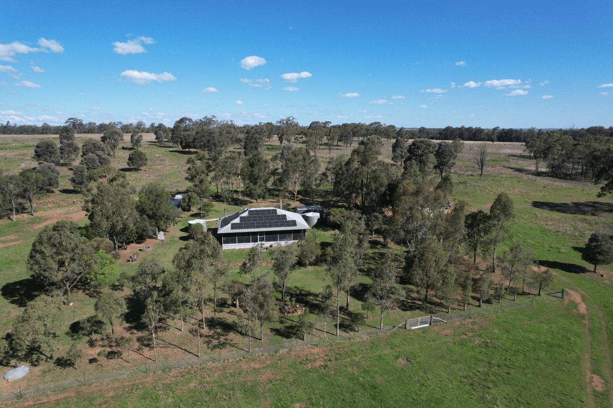 622 Old Rosemount Road, Quinalow, QLD 4403