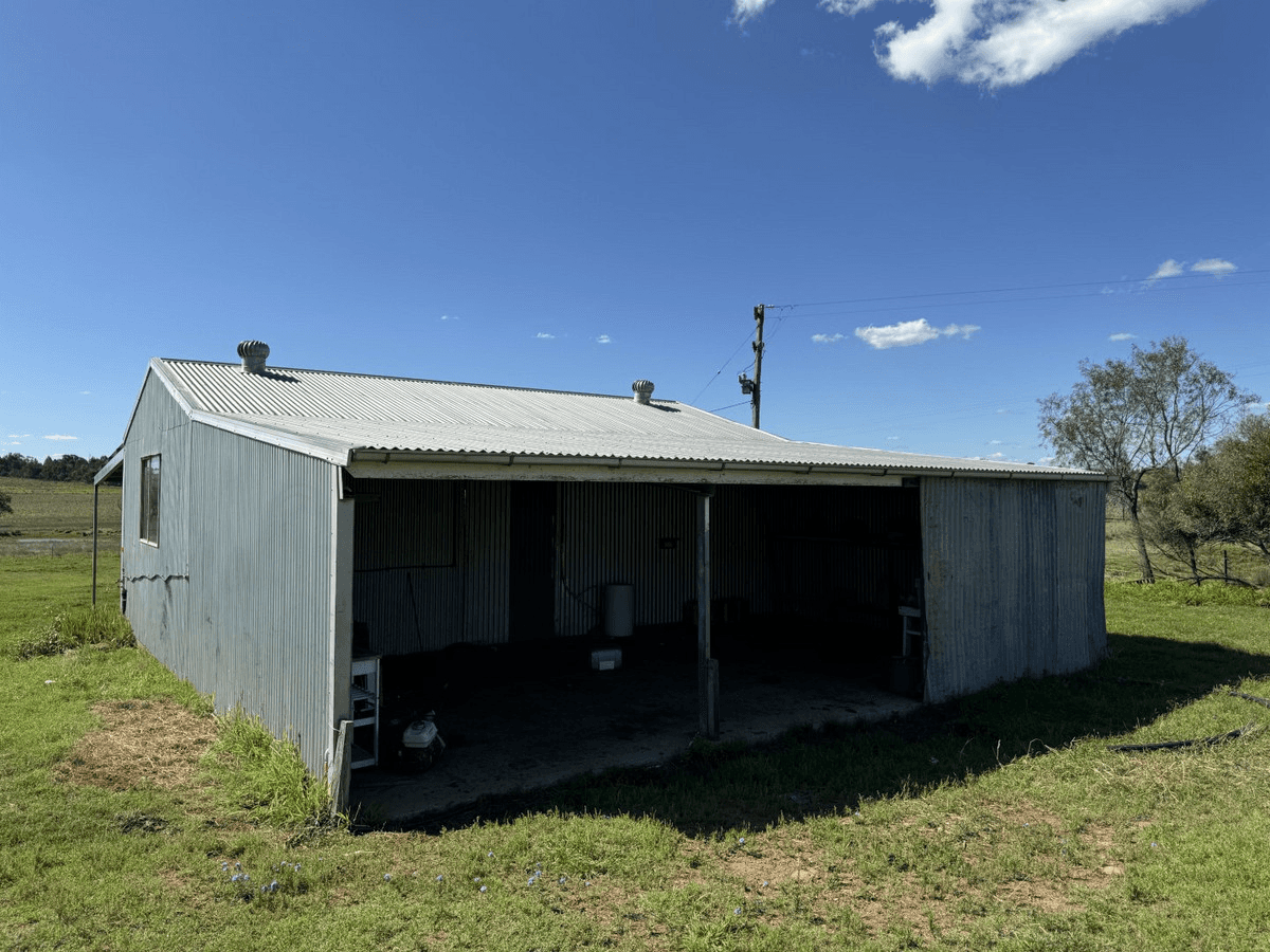 622 Old Rosemount Road, Quinalow, QLD 4403