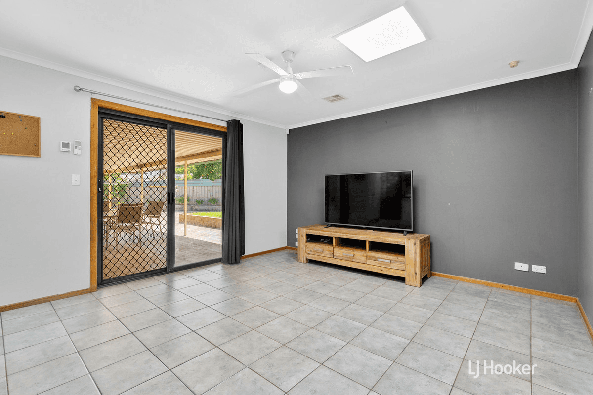 36 Wecoma Court, CRAIGMORE, SA 5114