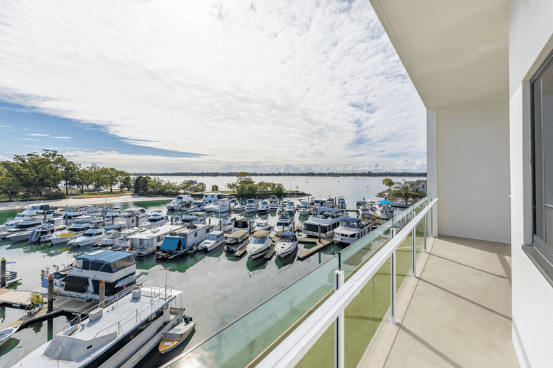 126/3-5 Spinnaker Drive, Sandstone Point, QLD 4511