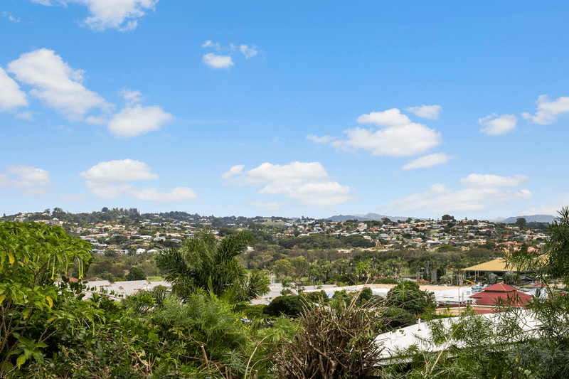 27 Banora Boulevard, BANORA POINT, NSW 2486