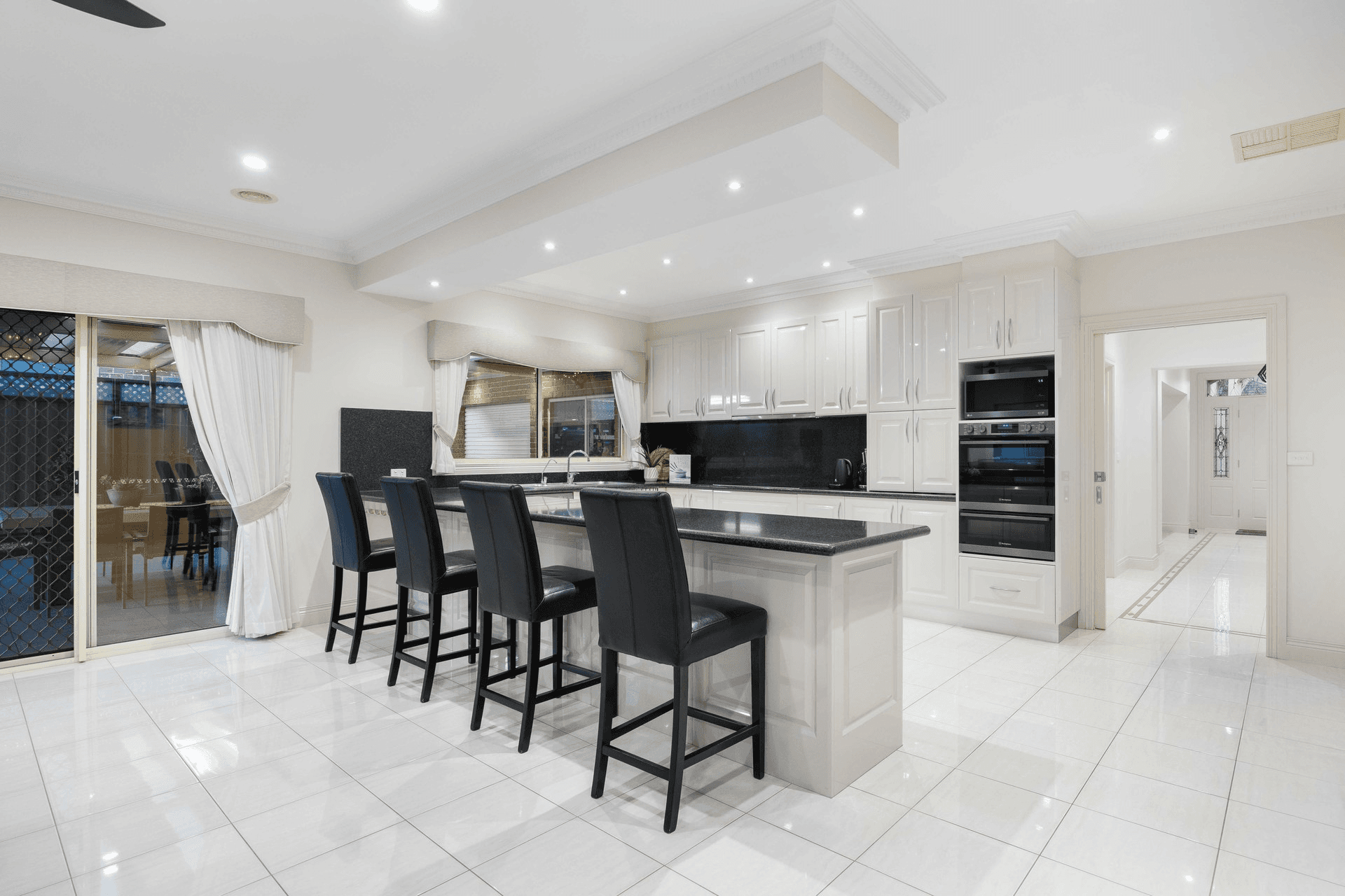 5 Pembury Way, Hillside, VIC 3037