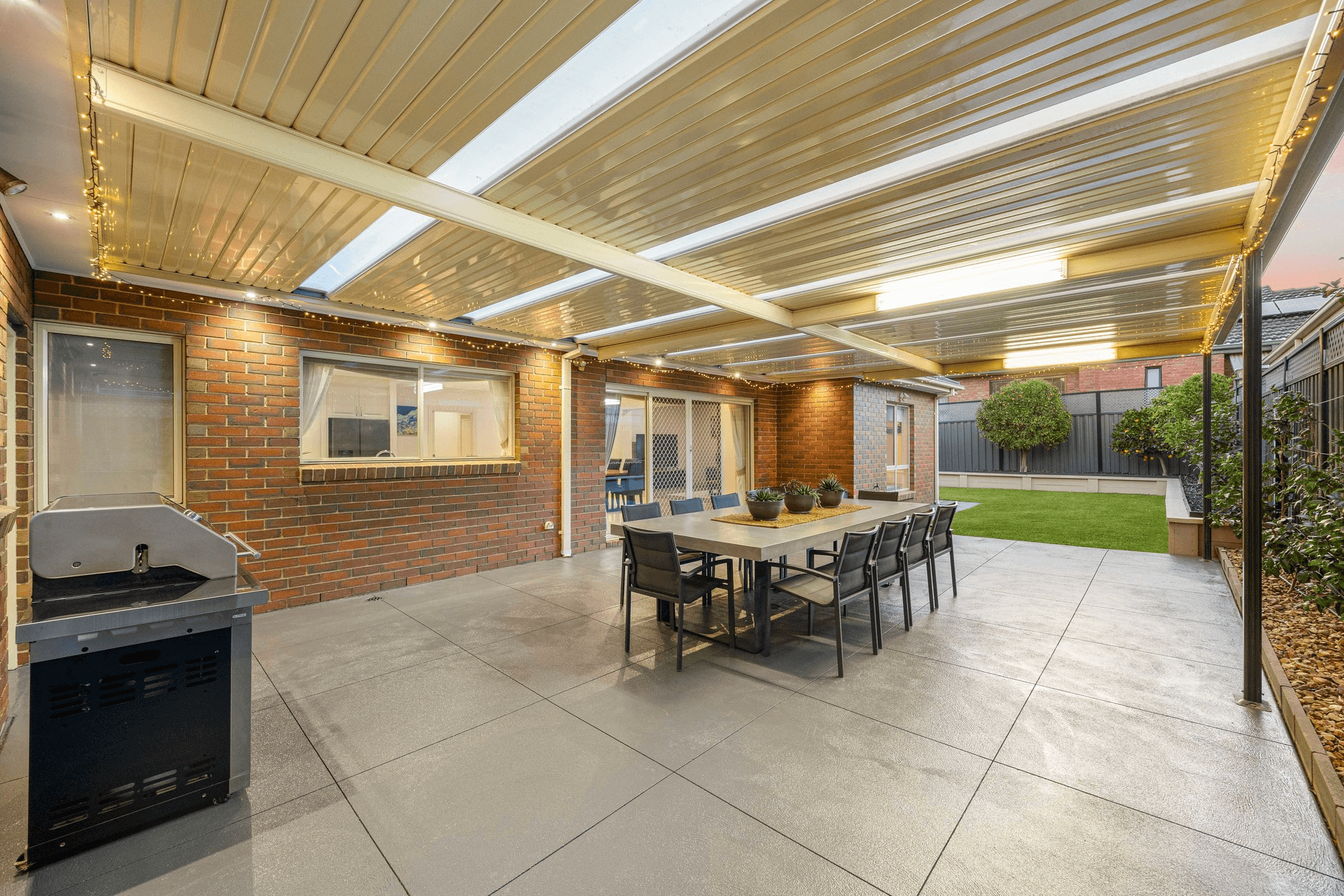 5 Pembury Way, Hillside, VIC 3037
