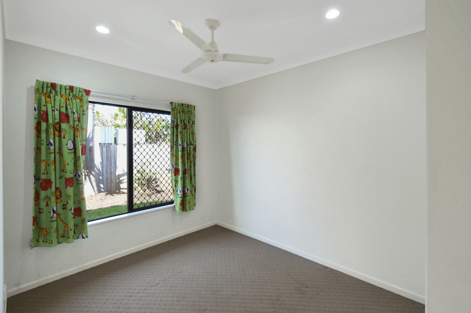 16 Thooleer Vista, Trinity Park, QLD 4879