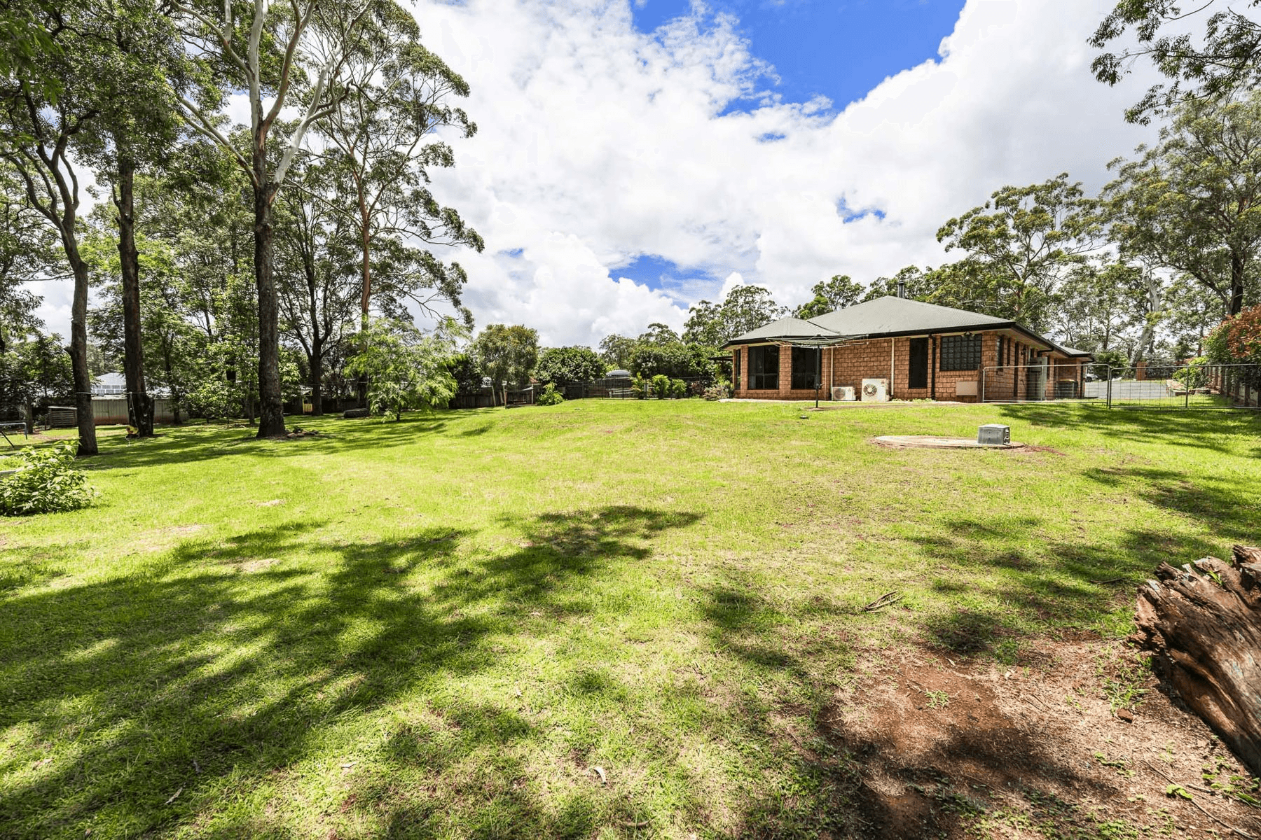 2 Wattle Close, HIGHFIELDS, QLD 4352