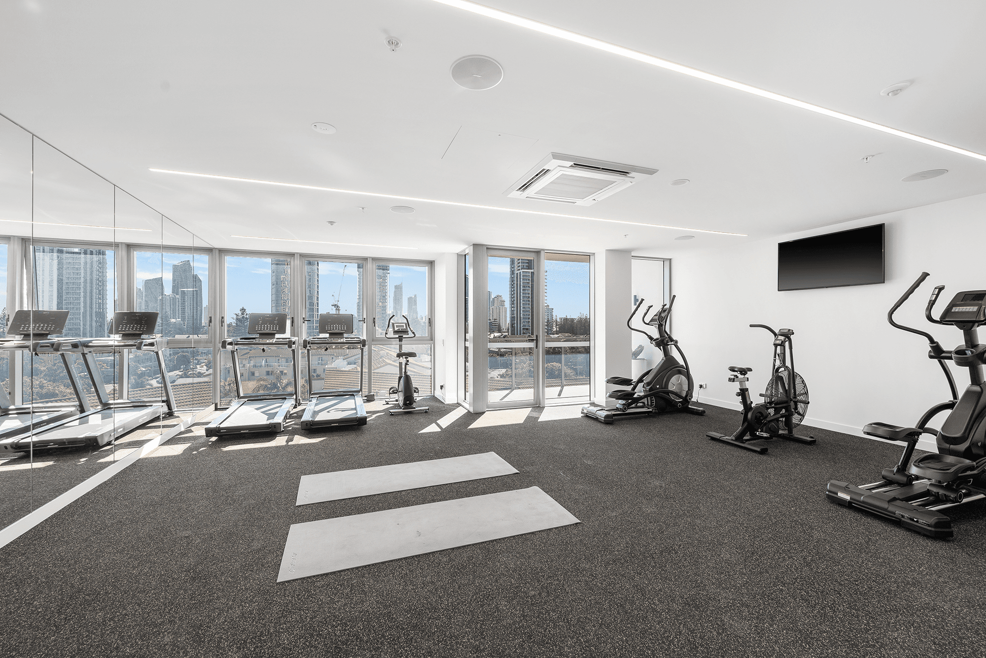 903/122 Surf Parade, BROADBEACH, QLD 4218