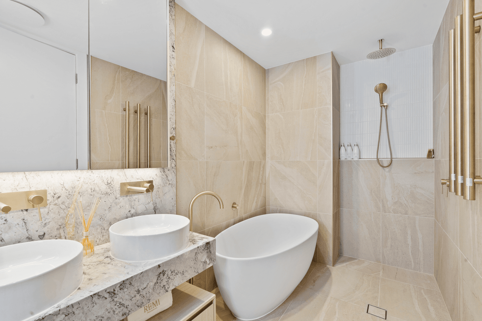 903/122 Surf Parade, BROADBEACH, QLD 4218