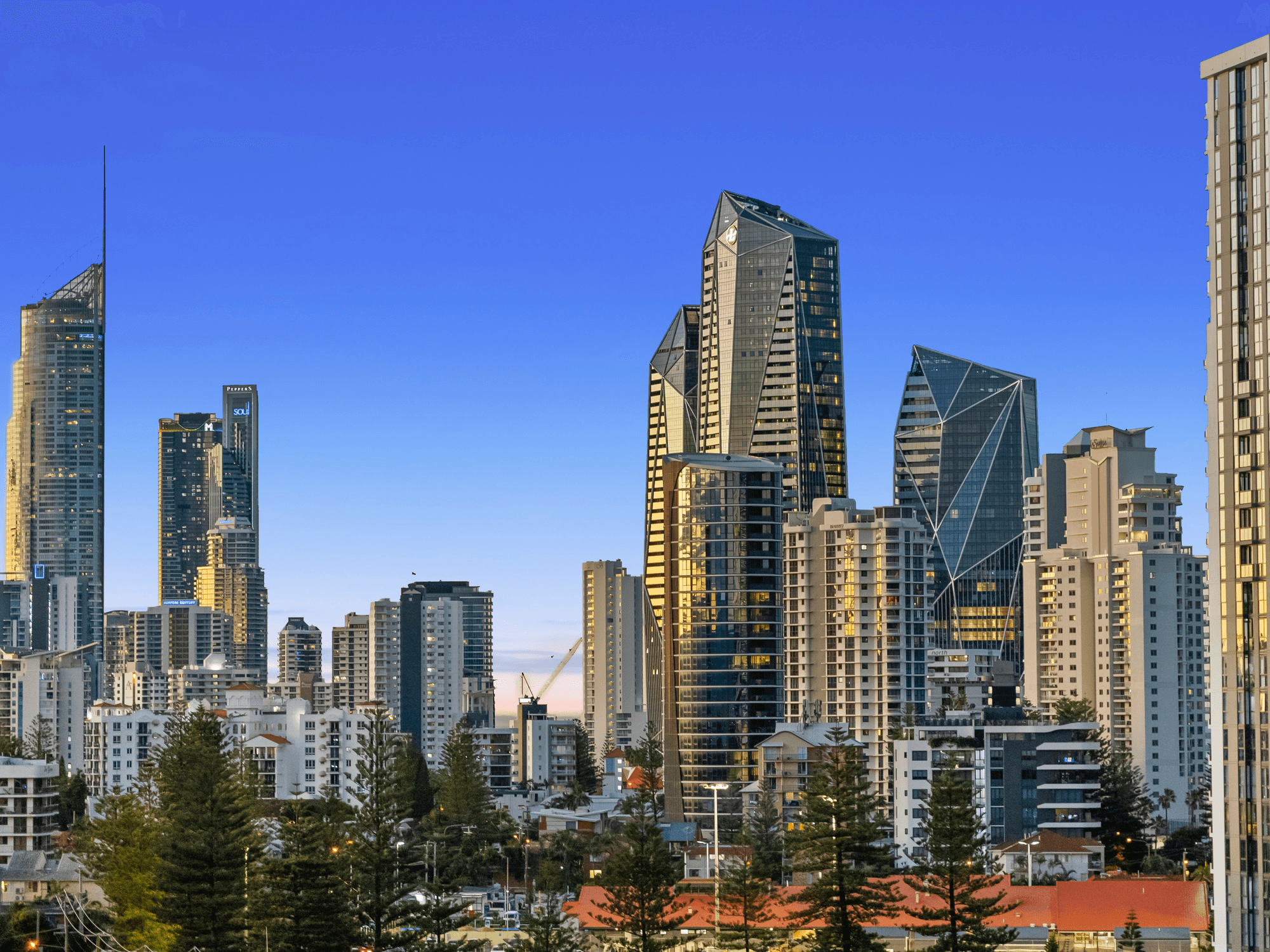 903/122 Surf Parade, BROADBEACH, QLD 4218