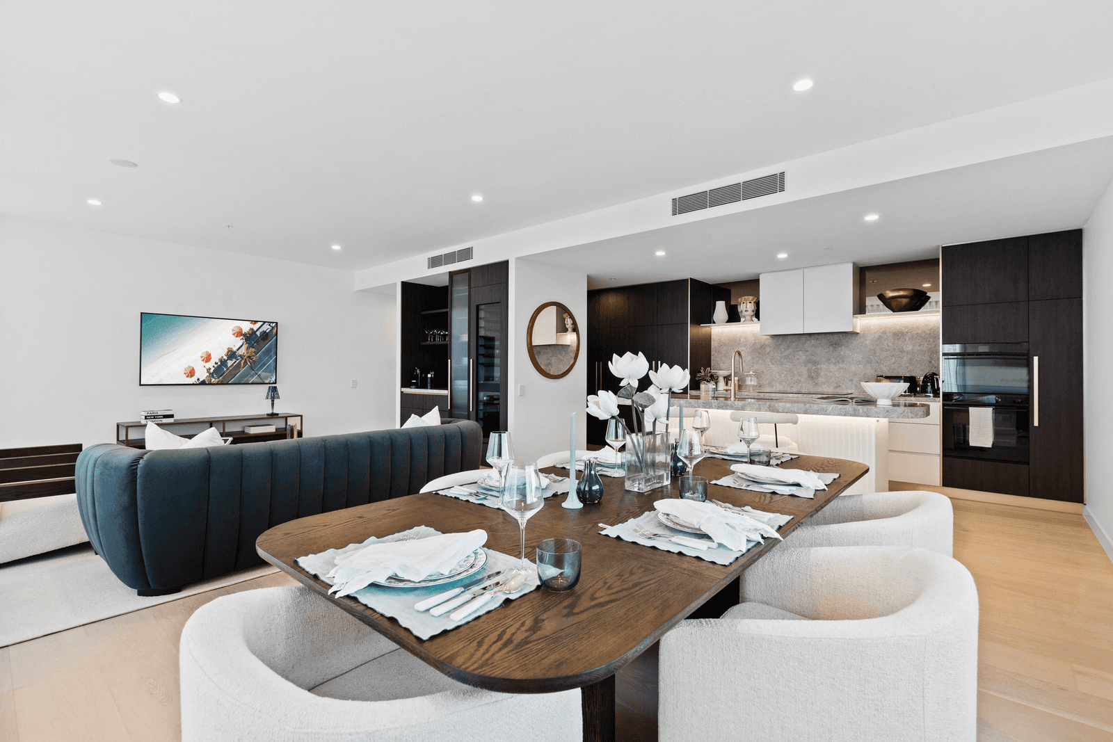 903/122 Surf Parade, BROADBEACH, QLD 4218